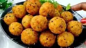 Rava Balls: वीकेंड पर बनाएं मसालेदार  रवा बॉल्स