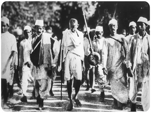 Gandhi Jayanti: प्रियंका गांधी ने बापू की प्रेम, शांति, सद्भाव की यात्रा पर विचार किया