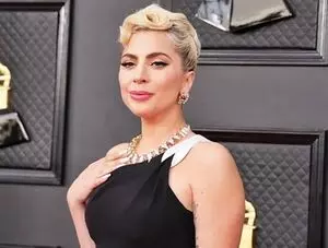 Lady Gaga ने माइकल पोलांस्की के साथ अपनी शादी के लिए कुछ गुप्त योजनाएँ बनाई