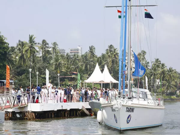 Panaji: भारतीय नौसेना की दो महिलाएं दूसरे वैश्विक जलयात्रा अभियान पर रवाना