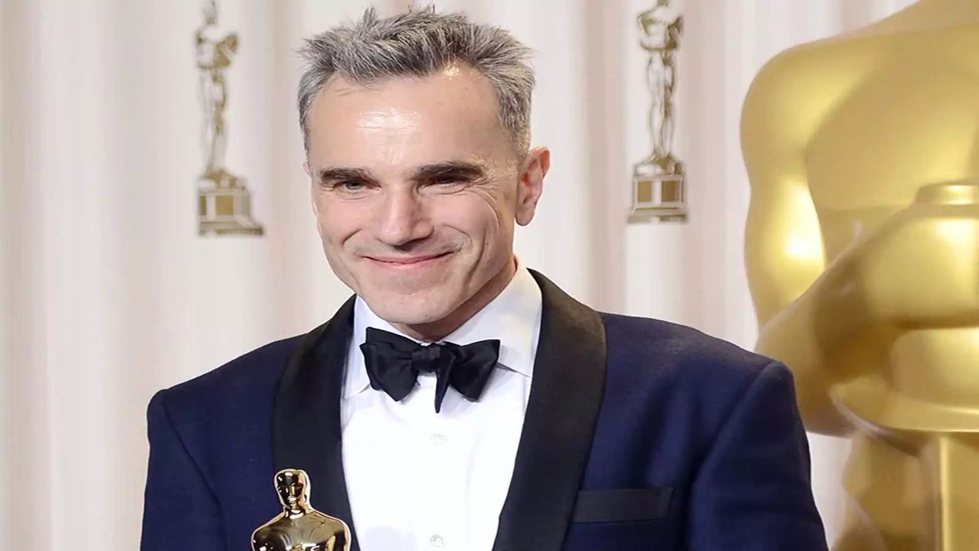 Daniel Day-Lewis ने अपने बेटे के निर्देशन में अभिनय करने के लिए अभिनय से संन्यास लिया