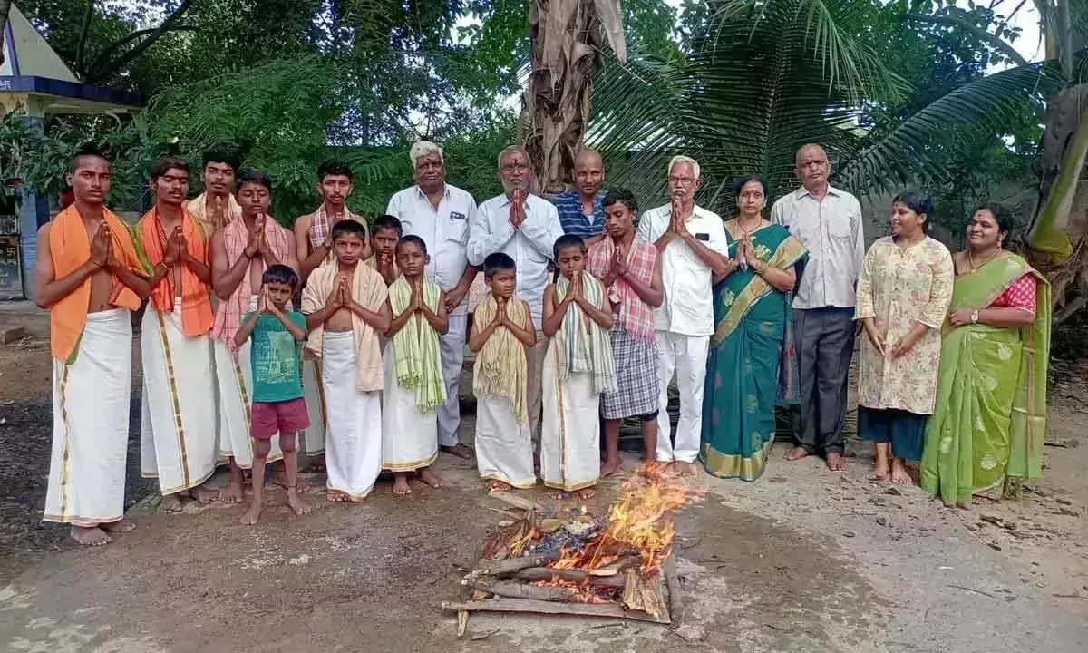 Mahalaya अमावस्या गायत्री यज्ञ पारंपरिक रूप से आयोजित किया गया