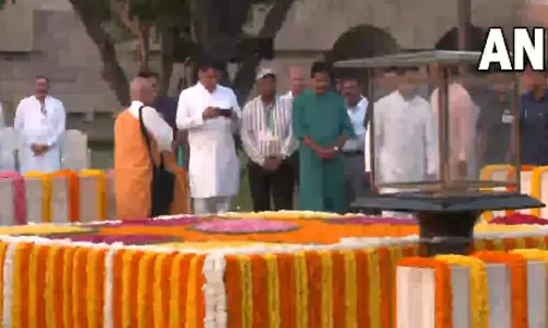 राजघाट में महात्मा गांधी को दी गई श्रद्धांजलि, वीडियो
