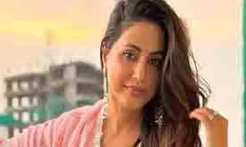 Hina Khan: कैंसर से जूझ रहीं हिना खान जीती हैं आलीशान जिंदगी