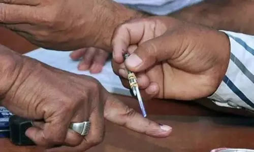 Jammu: सोनावारी एसी के विभिन्न मतदान केंद्रों का दौरा किया Jammu: सोनावारी एसी के विभिन्न मतदान केंद्रों का दौरा किया