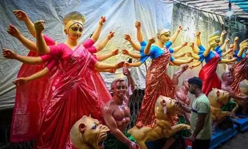 Dehli: इस साल दिल्ली की दुर्गा पूजा में महिला सशक्तिकरण को मुख्य स्थान