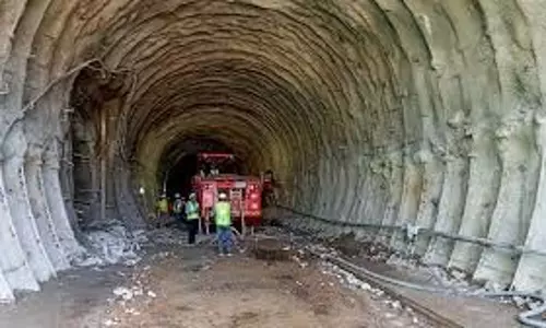 Mumbai: परियोजनाओं के लिए 16,577 करोड़ रुपये जुटाने की योजना बना रहा Mumbai: परियोजनाओं के लिए 16,577 करोड़ रुपये जुटाने की योजना बना रहा
