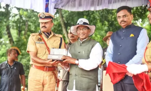 Assam Police Day: राज्यपाल आचार्य 74वें दिवस समारोह में शामिल हुए Assam Police Day: राज्यपाल आचार्य 74वें दिवस समारोह में शामिल हुए