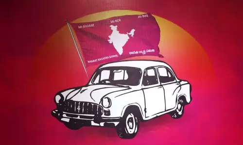 विस्थापित निवासियों ने बेदखली से निपटने में BRS पर दोहरे मापदंड अपनाने का आरोप लगाया विस्थापित निवासियों ने बेदखली से निपटने में BRS पर दोहरे मापदंड अपनाने का आरोप लगाया