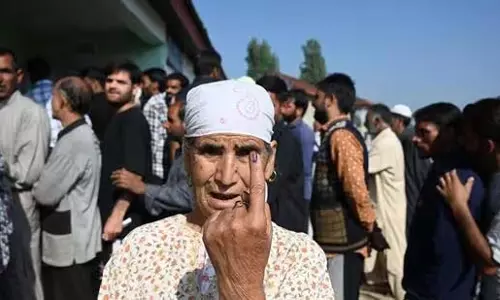 Jammu:  सोपोर बारामूला में मतदाता 50% मतदान के करीब पहुंचे