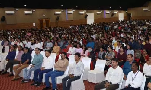 यूयू में नए छात्रों के लिए प्रवेश कार्यक्रम आयोजित किया