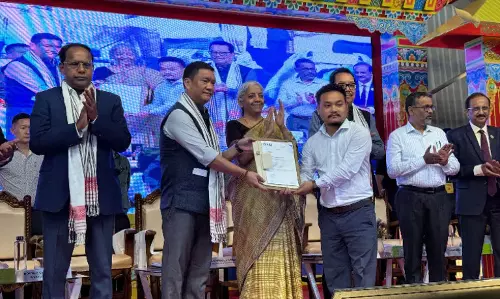 Arunachal : केंद्रीय वित्त मंत्री ने स्वीकृति पत्र वितरित किए