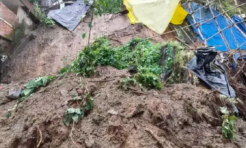 चार दिन की लगातार बारिश से Darjeeling की पहाड़ियों में भूस्खलन: 300 घर और 60 सड़कें ध्वस्त