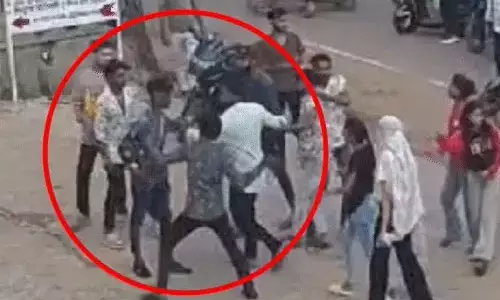 चाकूबाजी मामला, बार से CCTV फुटेज गायब करने का आरोप