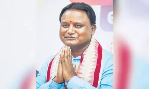 Odisha CM Majhi ने झारखंड में ओडिया शिक्षकों के मानदेय को दोगुना करने की घोषणा की Odisha CM Majhi ने झारखंड में ओडिया शिक्षकों के मानदेय को दोगुना करने की घोषणा की