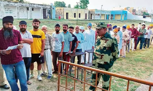 Jammu संभाग में अंतर्राष्ट्रीय सीमा से लगे इलाकों में शांति के लिए मतदान