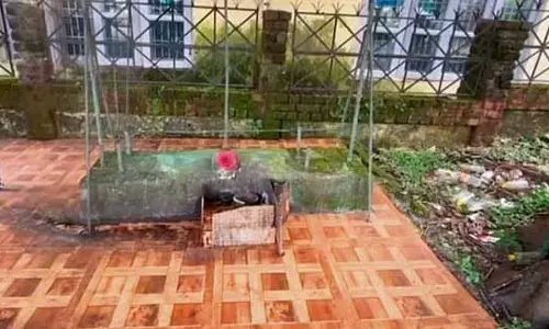 बैजनाथ मिनी सेक्रेटरी में बना Mazar, अधिकारी आंखें मूंदे बैठे