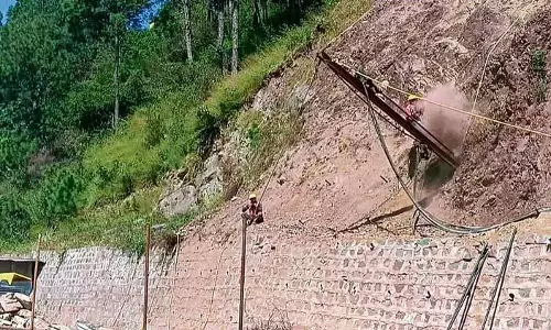 Himachal: परवाणू-सोलन सड़क मार्ग पर ढलान संरक्षण कार्य शुरू Himachal: परवाणू-सोलन सड़क मार्ग पर ढलान संरक्षण कार्य शुरू