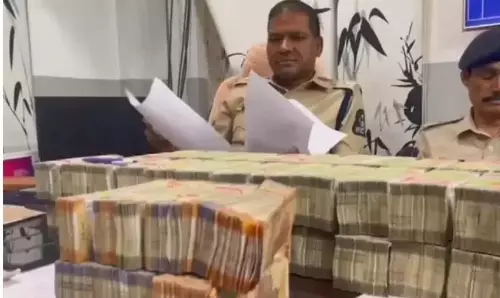 Hyderabad में 1.21 करोड़ रुपये का हवाला धन जब्त Hyderabad में 1.21 करोड़ रुपये का हवाला धन जब्त