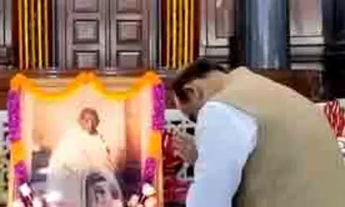 वर्तमान वैश्विक व्यवस्था में गांधीवादी दर्शन अधिक प्रासंगिक हो गया है: लोकसभा अध्यक्ष