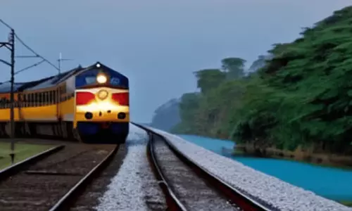 Assam : ऑनलाइन गेम खेलने में मशगूल दो युवकों की तेज रफ्तार ट्रेन की चपेट में आने से मौत Assam : ऑनलाइन गेम खेलने में मशगूल दो युवकों की तेज रफ्तार ट्रेन की चपेट में आने से मौत