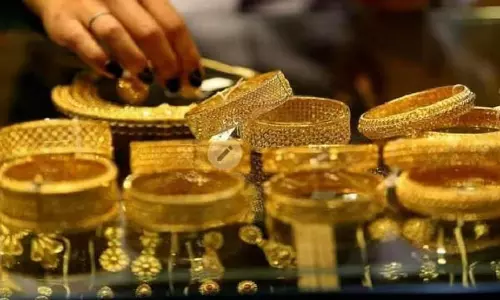 सोने की तुलना में चांदी में तेजी