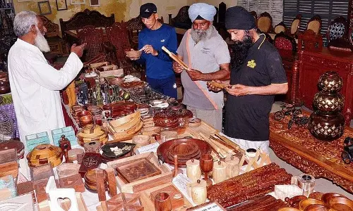 Amritsar में सहारनपुर के कारीगरों की लकड़ी की उत्कृष्ट कृतियाँ प्रदर्शित