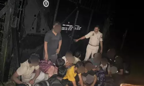 Assam : दक्षिण सलमारा मनकाचर में फर्जी आधार कार्ड के साथ 12 बांग्लादेशी घुसपैठिए हिरासत में लिए