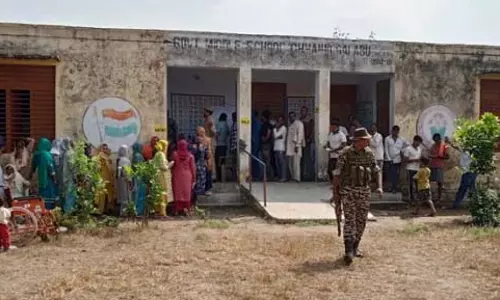 Jammu: भारत-पाक सीमा पर रहने वाले लोगों ने मोदी को बताया सर्वश्रेष्ठ प्रधानमंत्री Jammu: भारत-पाक सीमा पर रहने वाले लोगों ने मोदी को बताया सर्वश्रेष्ठ प्रधानमंत्री