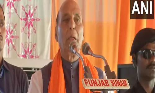 राजनाथ सिंह ने Haryana रैली में कांग्रेस की आलोचना की राजनाथ सिंह ने Haryana रैली में कांग्रेस की आलोचना की