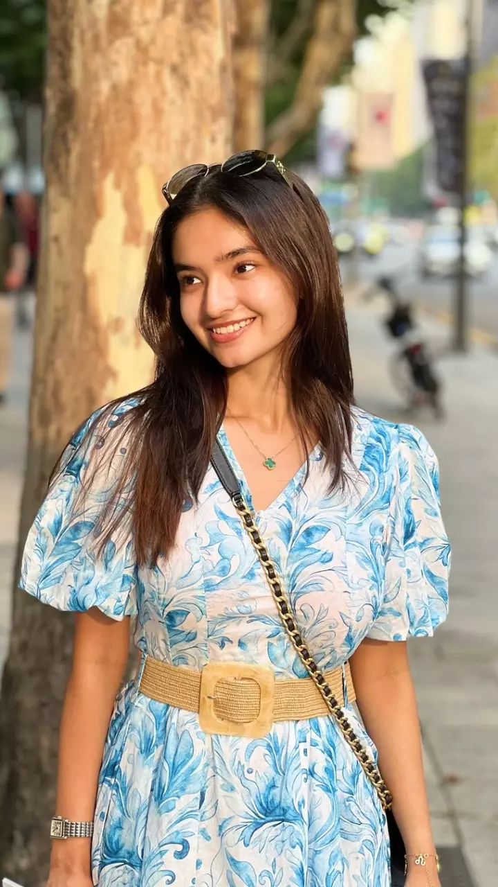 इंटरनेट पर छाई Anushka Sen की ये तस्वीरें
