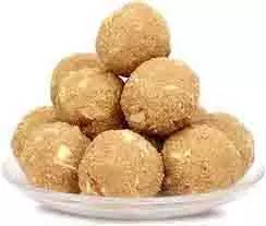 Panjiri Laddu:  सर्दियों में बनाएं खास पंजीरी लड्डू