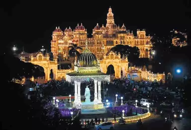 Karnataka : मैसूर में आज से नाडा हब्बा दशहरा शुरू, लेखिका हंपना करेंगी उत्सव की शुरुआत