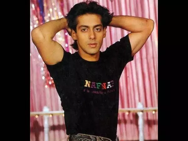 Salmans की पहली एक्शन फिल्म 1995 में रिलीज हुई