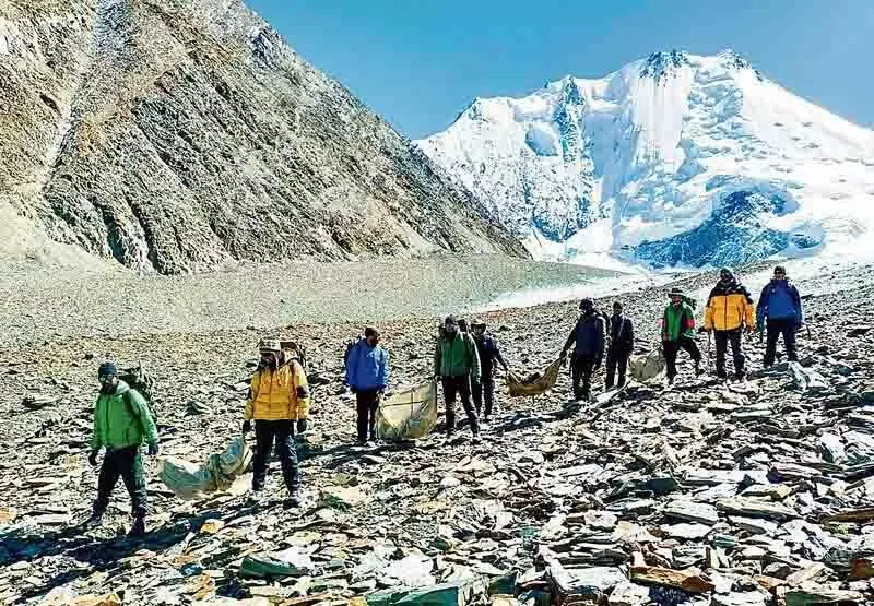 Himachal : भारतीय वायुसेना का विमान हादसा, चार सैनिकों के शव चंडीमंदिर लाए गए