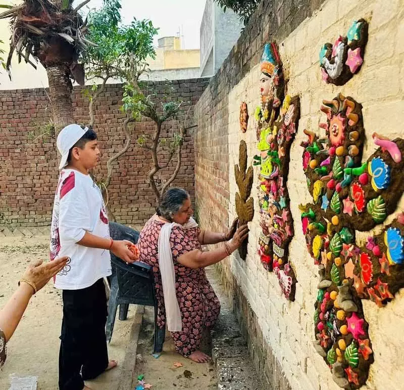 Sanjhi Mata की पूजा की परंपरा को जीवित रखना