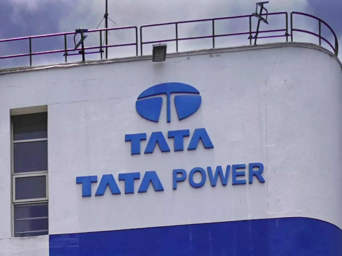 Tata Power के शेयर में -2.39% की गिरावट