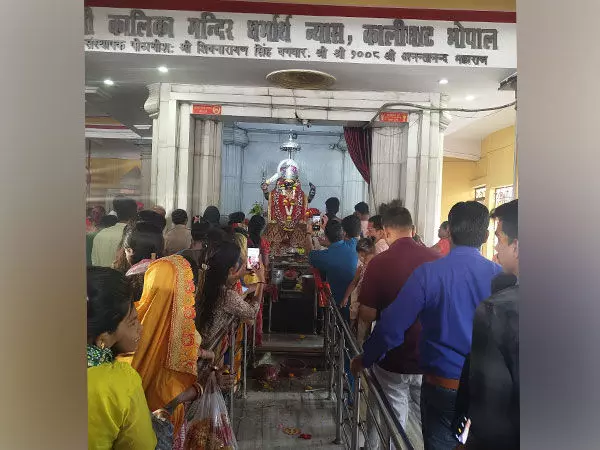 शारदीय नवरात्रि के पहले दिन Kali Mata मंदिर में उमड़े श्रद्धालु