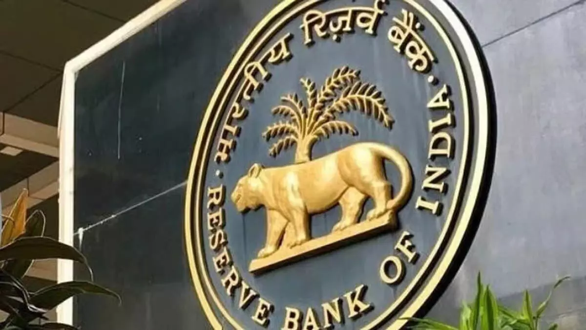 RBI बैंकों और NBFC द्वारा गोल्ड लोन के वितरण को लेकर चिंतित क्यों