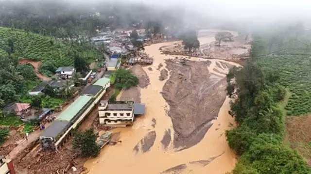 सरकार ने Wayanad भूस्खलन पीड़ितों के लिए पुनर्वास और वित्तीय सहायता की घोषणा की