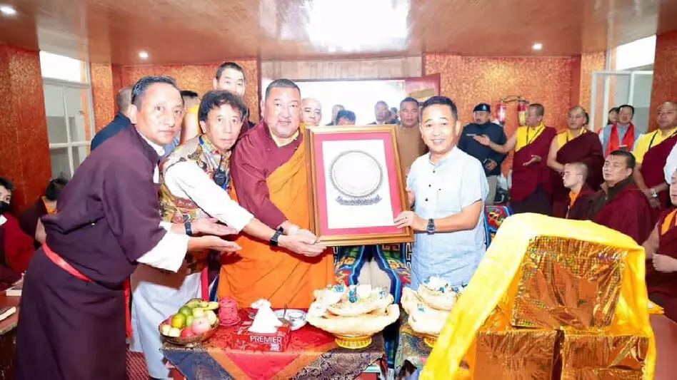 Sikkim के मुख्यमंत्री पीएस गोले ने पेलिंग मठ में आध्यात्मिक समारोह में भाग लिया