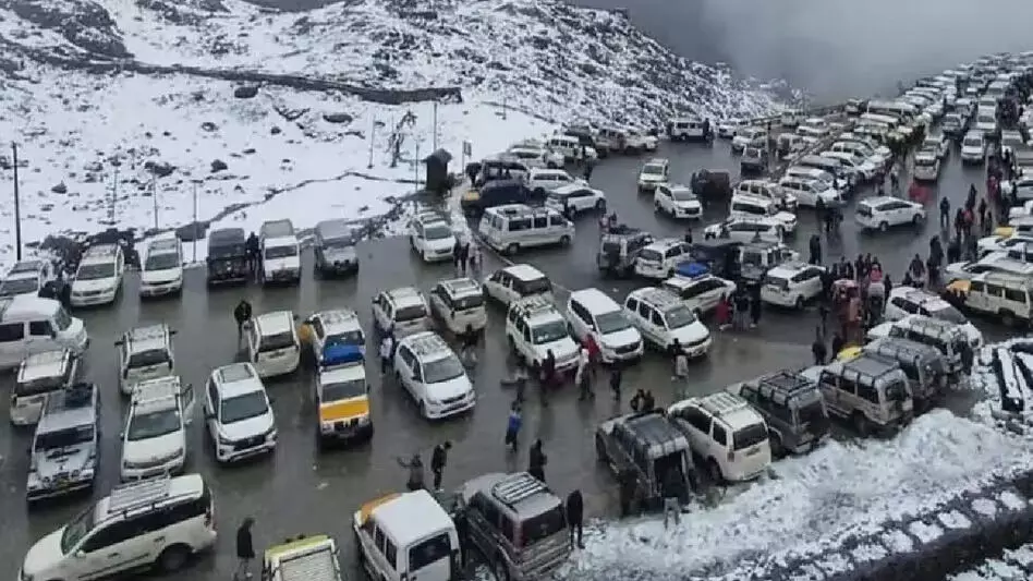 Sikkim : हितधारकों के विरोध के बाद मोटर वाहन विभाग ने कर की दरों में 20 प्रतिशत