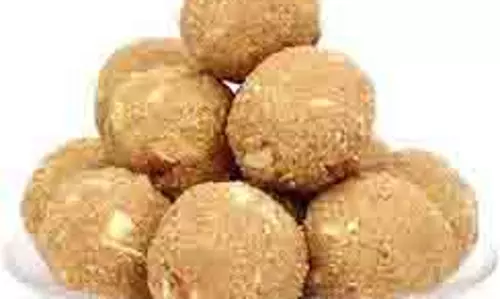 Panjiri Laddu:  सर्दियों में बनाएं खास पंजीरी लड्डू