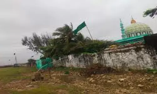 Khatauli: भूमाफियाओं ने वक्फ की भूमि पर अवैध कब्जा कर प्लाटिंग की Khatauli: भूमाफियाओं ने वक्फ की भूमि पर अवैध कब्जा कर प्लाटिंग की
