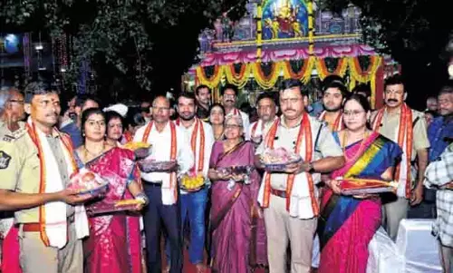 Andhra : इंद्रकीलाद्री में देवी नवरात्रि उत्सव के लिए पूरी तैयारी Andhra : इंद्रकीलाद्री में देवी नवरात्रि उत्सव के लिए पूरी तैयारी