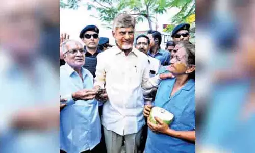 Andhra : सीएम चंद्रबाबू नायडू ने कचरा कर समाप्त किया, अगली कैबिनेट बैठक में इसे मंजूरी दी जाएगी Andhra : सीएम चंद्रबाबू नायडू ने कचरा कर समाप्त किया, अगली कैबिनेट बैठक में इसे मंजूरी दी जाएगी