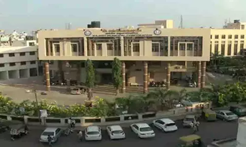 Gujarat : राजकोट में नवरात्रि शुरू होते ही असमंजस की स्थिति, करीब 40 आयोजकों को नहीं मिली गरबा की इजाजत