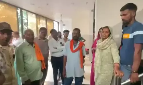 बिना इलाज बेड पर पड़ी रही युवती, मौत के बाद हंगामा