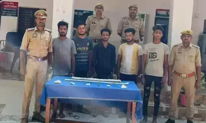 Maheba: पुलिस ने डकैती व लूट की साजिश रच रहे पांच शातिर अपराधियों को दबोचा