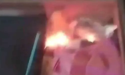 Raebareli: सिकंदरपुर गांव में बार-बार लग रही रहस्मयी आग Raebareli: सिकंदरपुर गांव में बार-बार लग रही रहस्मयी आग